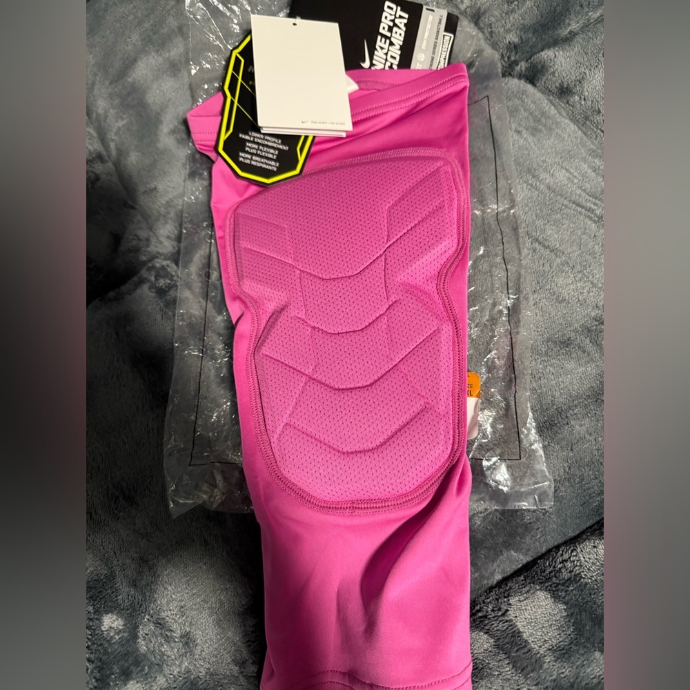 Nike Pro Combat Hyperstrong Basketball Leg Pad 2XL
